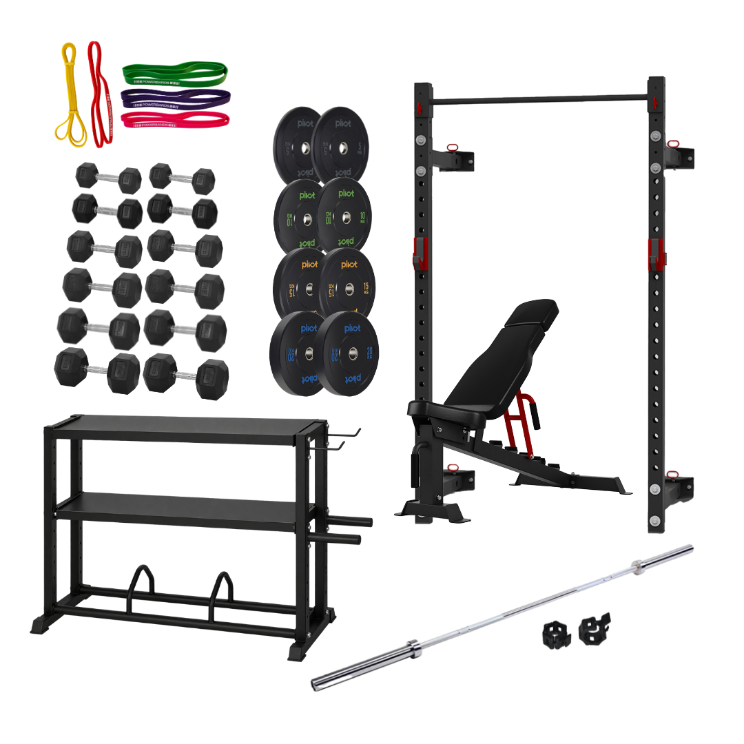 En väggmonterad skivstångsställning, 3 par bumper plates, 5 st gummiband, 6 par hexhantlar, ett svart förvaringsställ, en träningsbänk, en skivstång och jaw locks