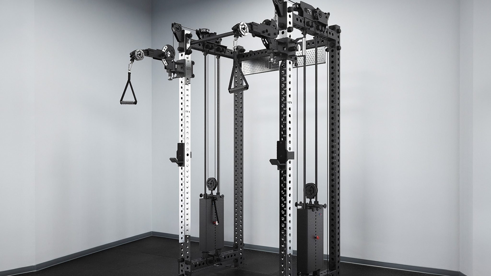 Ett RX3 multirack i ett rum med svart gymgolv och ljusgrå väggar